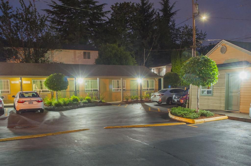 Nordic Inn And Suites Portland Exterior photo